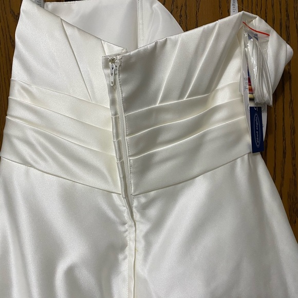 Alfred Angelo Gown - Picture 5 of 5